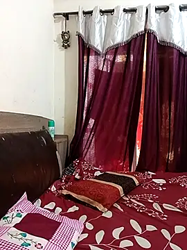 MEERAcle online show from April 15, 2026, 4:18 am