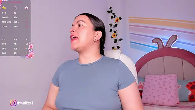 Ariah Walker  online show from September 19, 2025, 1:42 am