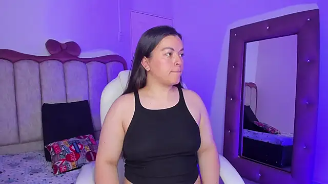 Ariah Walker  online show from September 17, 2025, 8:55 pm