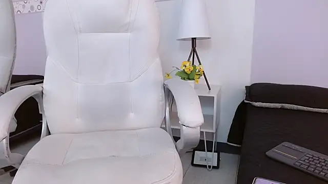 Celesstegh online show from December 20, 2025, 12:41 pm