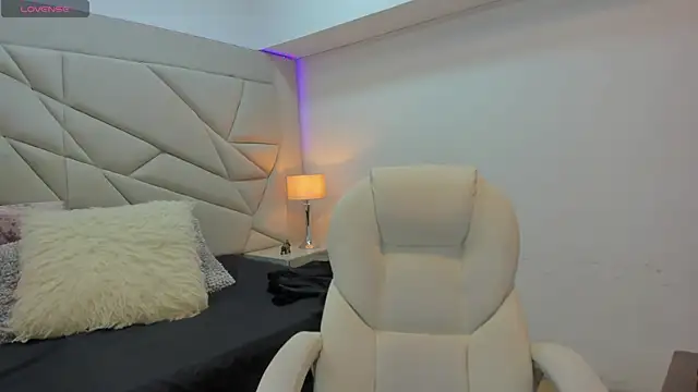 persefone 333 online show from September 15, 2025, 8:09 pm