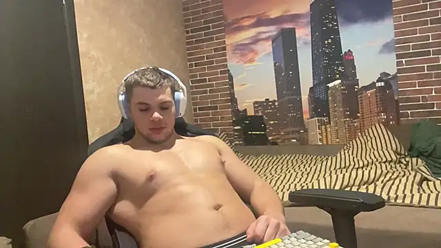 MusclePhantom online show from October 27, 2025, 10:54 pm