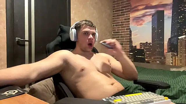 MusclePhantom online show from February 22, 2026, 9:49 pm