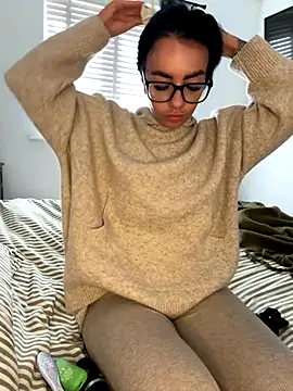 BELLABLACKXUK online show from October 6, 2025, 11:22 am