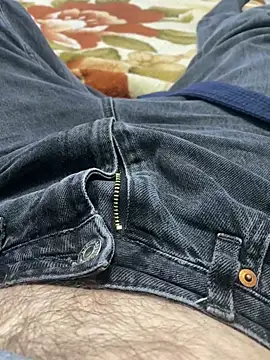 wwwiiilll online show from October 19, 2025, 5:48 pm