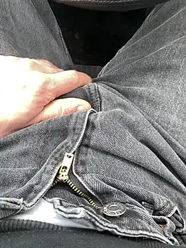 wwwiiilll online show from November 16, 2025, 12:10 pm