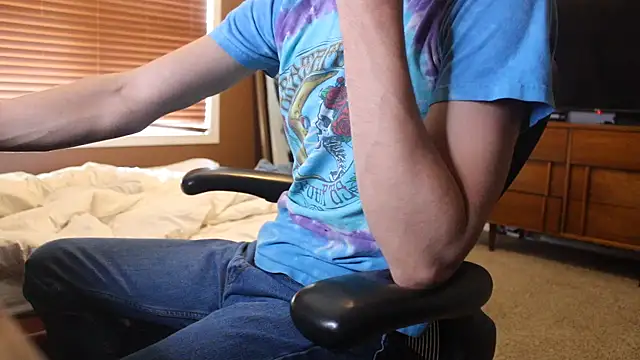 jjjjjfive online show from May 22, 2026, 7:56 pm