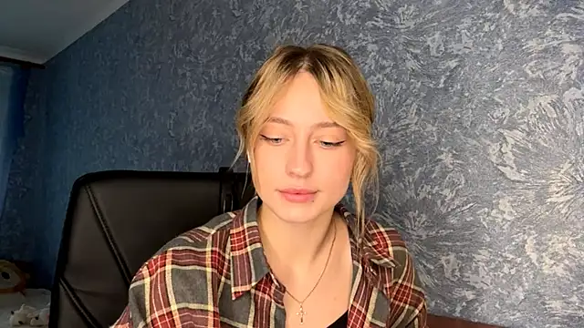 Jetta Corsacami online show from October 5, 2025, 6:37 am