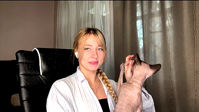 Jetta Corsacami online show from September 18, 2025, 7:44 am