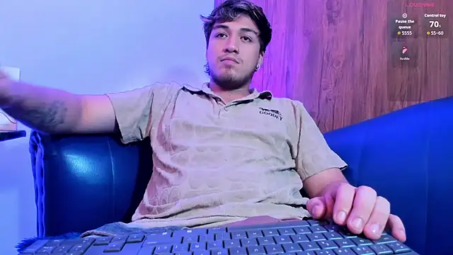Snapshot of juanmechanic_ chatting on May 17, 2026, 4:56 am juanmechanic online show from May 17, 2026, 4:56 am