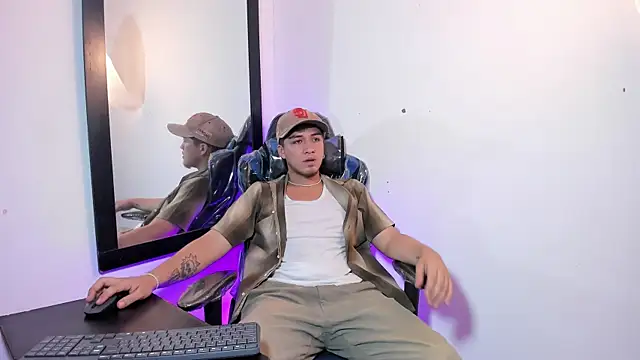 juanmechanic  online show from October 15, 2025, 5:17 am