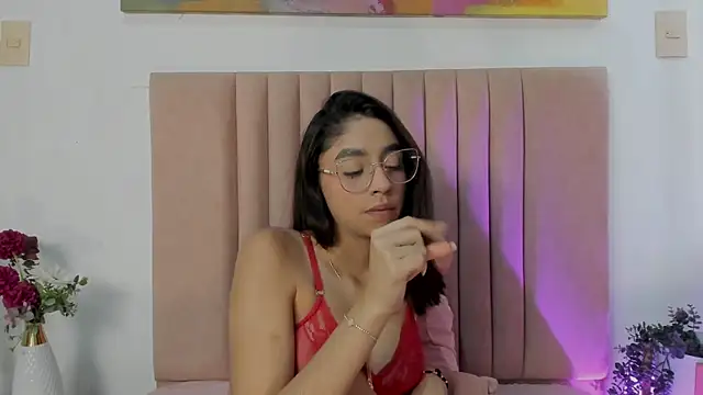 IvyJhons online show from October 6, 2025, 11:44 am