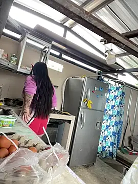 Lali HOtt online show from April 1, 2026, 2:36 pm