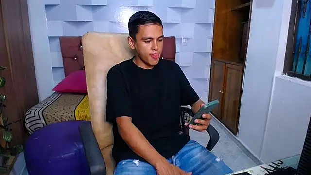 angelss 666 online show from December 19, 2025, 3:10 am