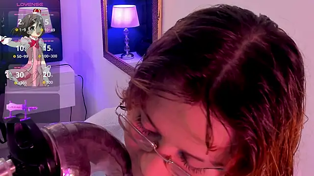 isa grey  online show from October 16, 2025, 5:05 am