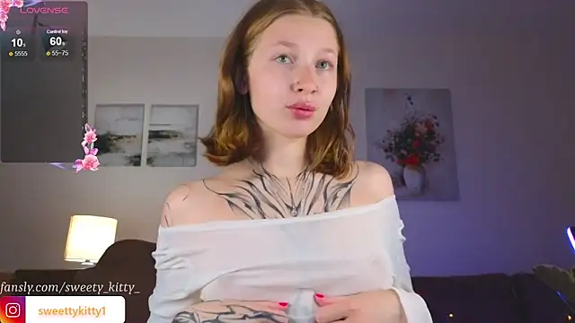 sweettykitty online show from October 17, 2025, 12:29 pm