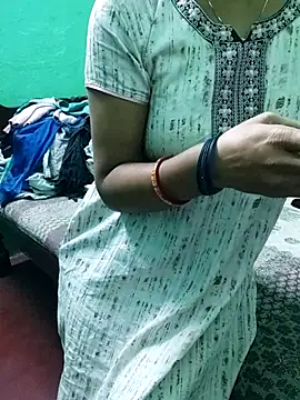 Apurvaa online show from December 2, 2025, 1:46 pm