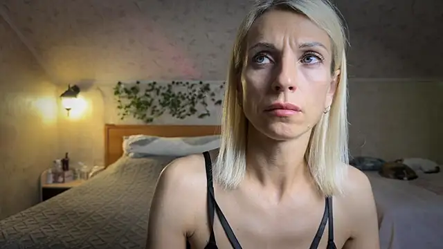 CleoSecret online show from September 9, 2025, 5:00 pm