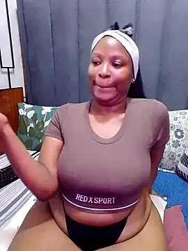 MrsMxx25 online show from October 7, 2025, 8:26 am