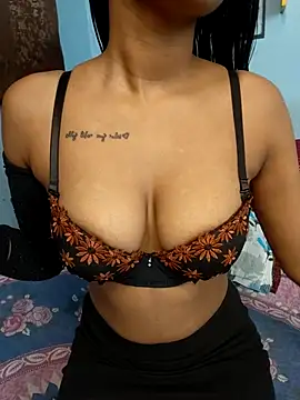 Ema-01 online show from November 26, 2025, 7:08 am