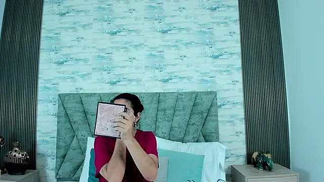 Snapshot of ShanelEvans chatting on October 8, 2025, 7:03 pm ShanelEvans online show from October 8, 2025, 7:03 pm