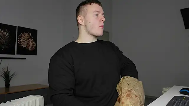 Richard Dullas online show from December 2, 2025, 1:13 pm