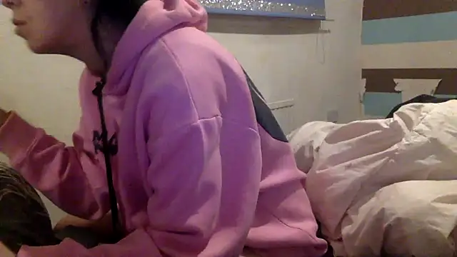 Bellababexox online show from October 28, 2025, 6:40 pm