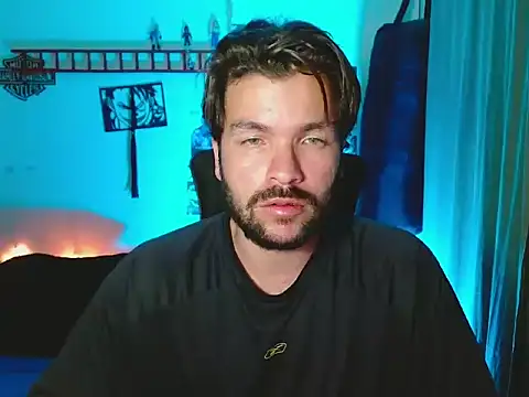 cortelioni massimo  online show from October 21, 2025, 2:11 am