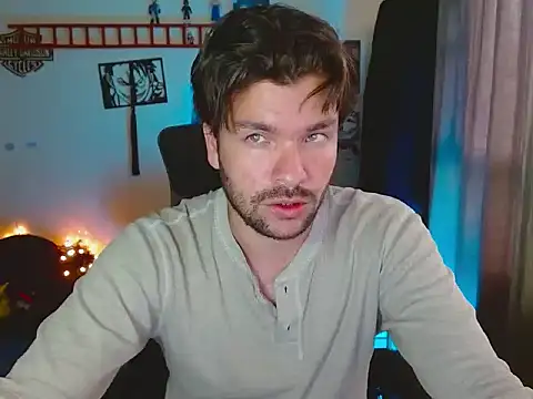 cortelioni massimo  online show from September 30, 2025, 10:27 pm