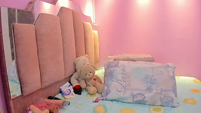 AndreaSweet2 online show from December 1, 2025, 7:59 pm