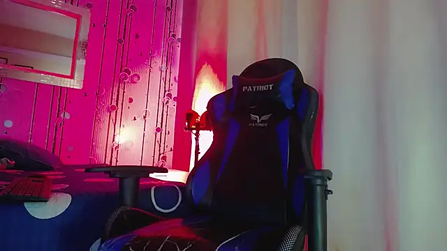 AlphaDrip online show from October 5, 2025, 12:18 pm