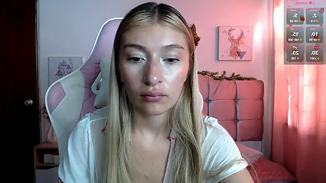 SophiaaLee online show from September 27, 2025, 9:32 pm