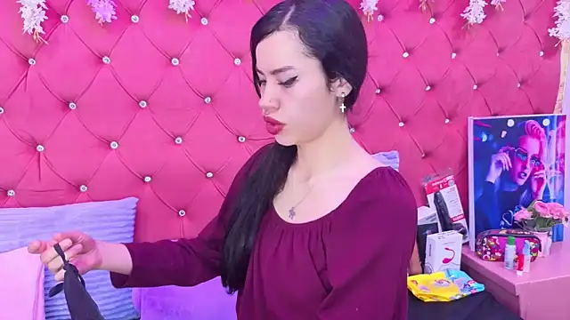 Nanis James online show from October 4, 2025, 2:57 am