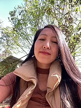 Huong-Ly online show from February 6, 2026, 2:51 am