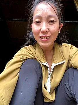 Huong-Ly online show from October 21, 2025, 3:17 am