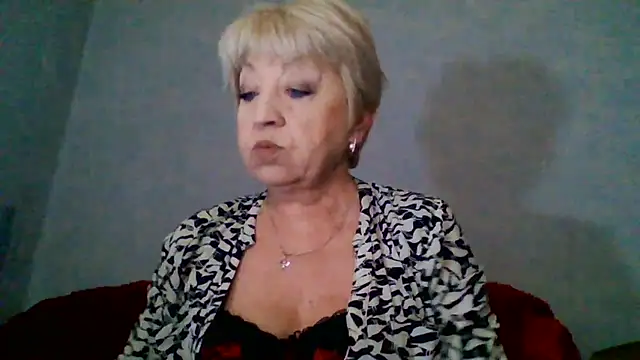 DianaQDream online show from June 6, 2026, 2:28 am
