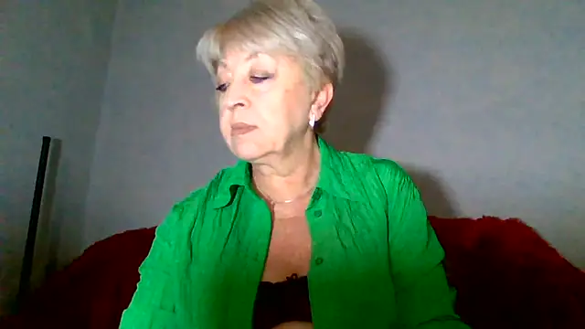 DianaQDream online show from June 22, 2026, 1:22 am
