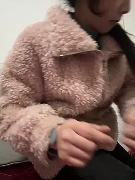 crhong666 online show from March 5, 2026, 1:02 am