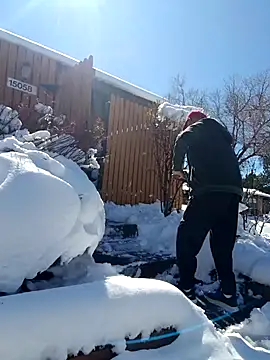 pareja-40-20 online show from March 7, 2026, 8:25 pm