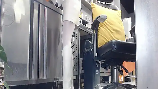 Eileen-L online show from September 30, 2025, 1:00 am