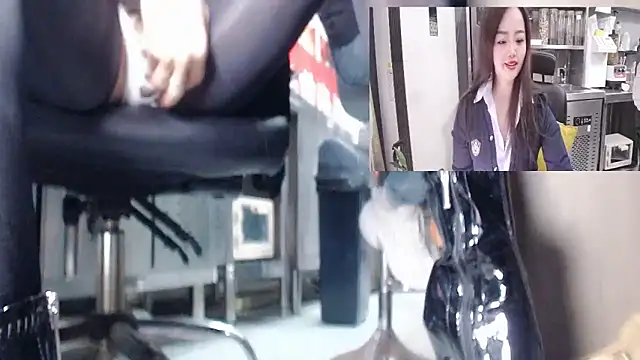 Eileen-L online show from October 7, 2025, 3:51 am