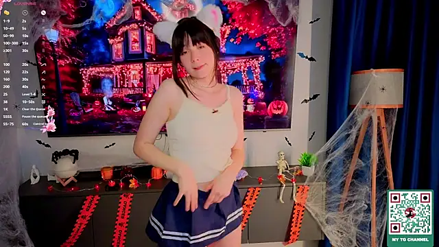 Honeey Beee online show from October 29, 2025, 5:45 pm