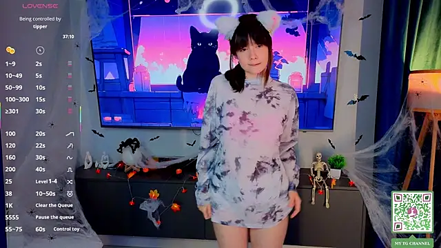 Honeey Beee online show from November 5, 2025, 5:05 pm