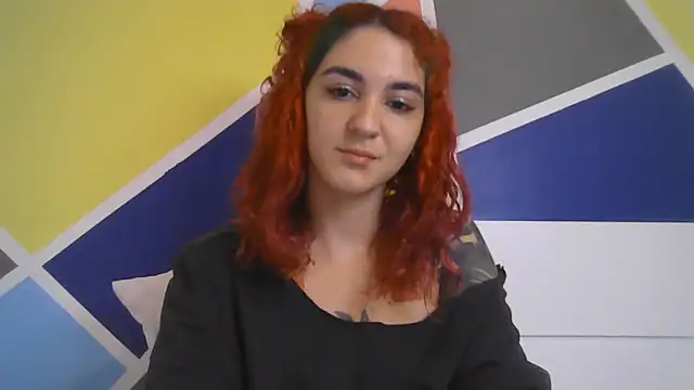 Snapshot of peetitefairy chatting on April 26, 2026, 6:43 am peetitefairy online show from April 26, 2026, 6:43 am