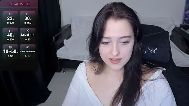 Snapshot of Sunshine_J chatting on October 12, 2025, 8:32 pm Sunshine J online show from October 12, 2025, 8:32 pm