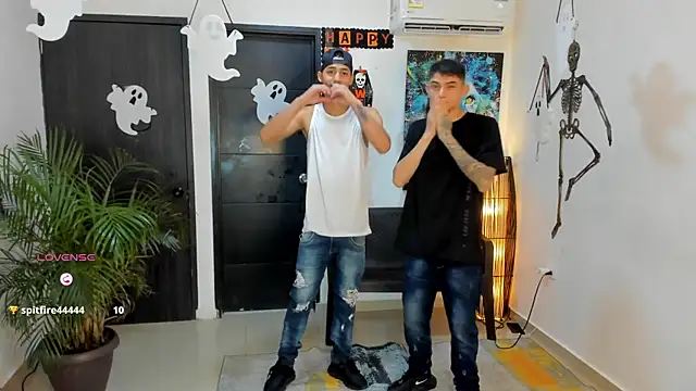 Playhardsex  online show from October 7, 2025, 11:06 pm