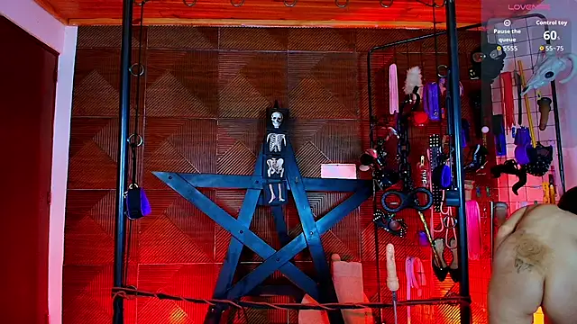 Misstresss aurora bdsm online show from April 7, 2026, 12:51 pm