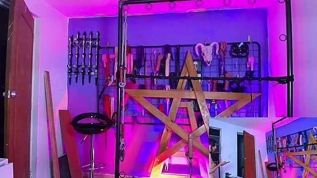 Misstresss aurora bdsm online show from October 7, 2025, 3:13 pm