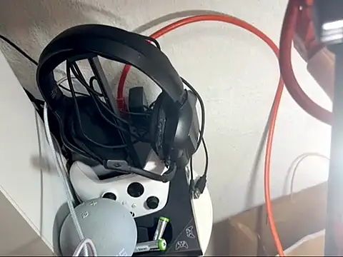 suculentoxxx online show from March 18, 2026, 6:05 am