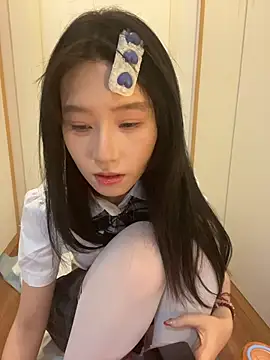 xixi gougou online show from November 27, 2025, 3:23 pm